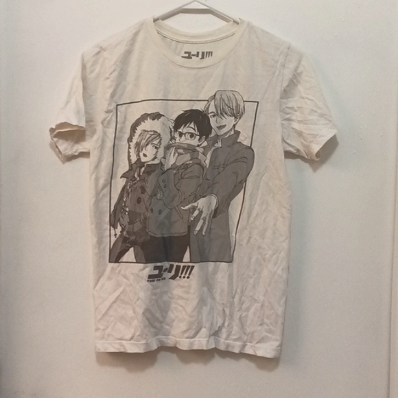 Crunchyroll Manga art t-shirt. "Yuri on ice" black imprint on white t - Picture 1 of 5